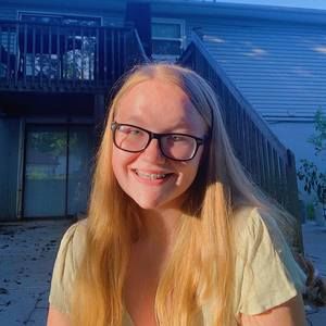 Meet your Posher, Alanis